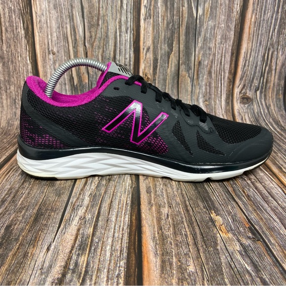 New Balance 790 V6 (W790LF6) Black/Pink Running Shoes Sneakers Women’s Size 10 - Picture 2 of 16